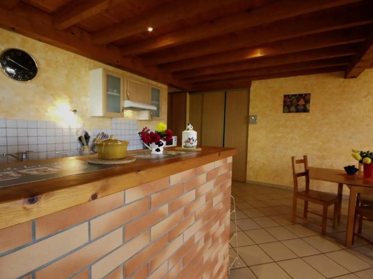 Gite Rural 2 Chambres Avec Jardin, Terrasse, Wifi, Animaux Acceptes - Fr-1-496-130 Saint-Heand