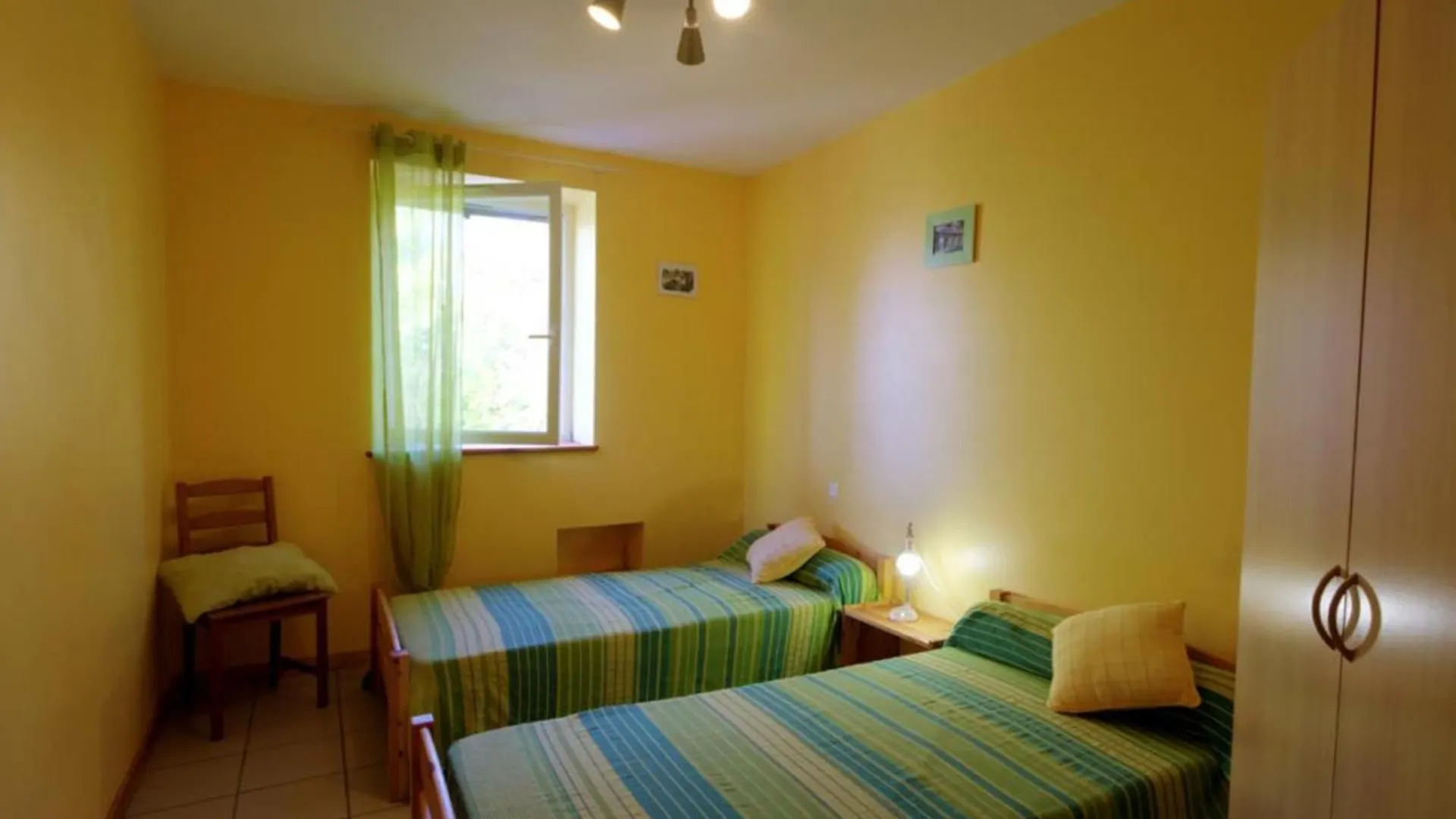 Holiday home Gite Rural 2 Chambres Avec Jardin, Terrasse, Wifi, Animaux Acceptes - Fr-1-496-130 Saint-Heand